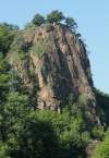 Nenápadná skalka s úžasnými výhľadmi na celú Žiarsku kotlinu a pekným biotopom na vrchole.